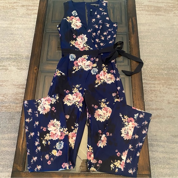 Little Mistress Mixed Floral Faux Wrap Jumpsuit size 4 - Picture 3 of 16